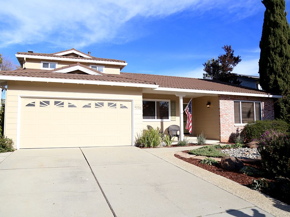 1st image of 1033 Gardenia Way