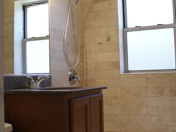 2nd image of 3453 N Wolcott Ave #2F