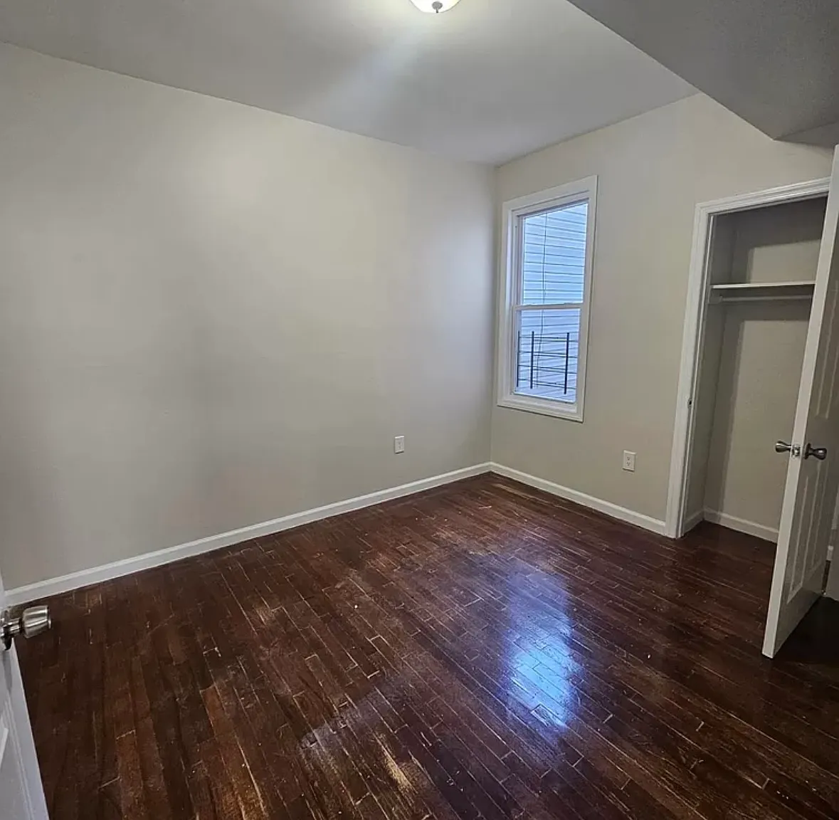 4 bed, 1200 sqft, $2,600 — Photo 4