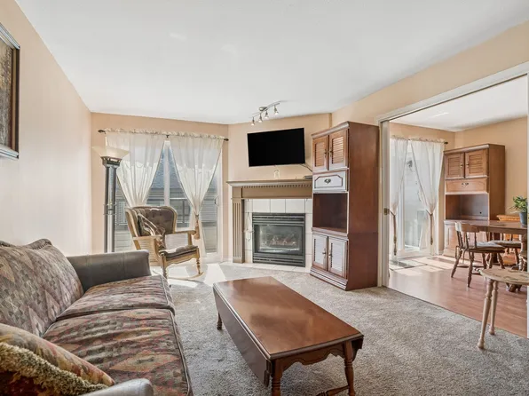 11726 225th St #402, Maple Ridge, BC V2X 6E4