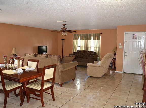 3rd image of 803 S Ellison Dr