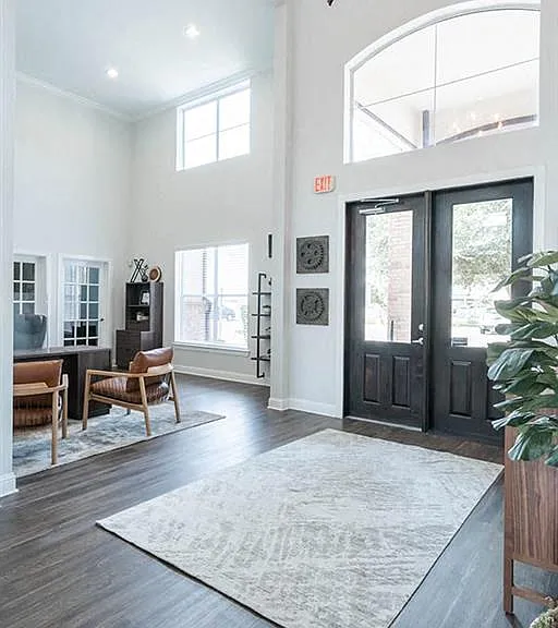 LA SIERRA APARTMENTS — Photo 10