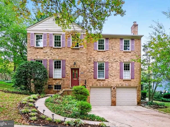 8041 Ellingson Dr, Chevy Chase, MD 20815