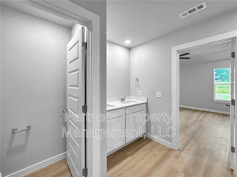 4390 W Glacier St — Photo 6