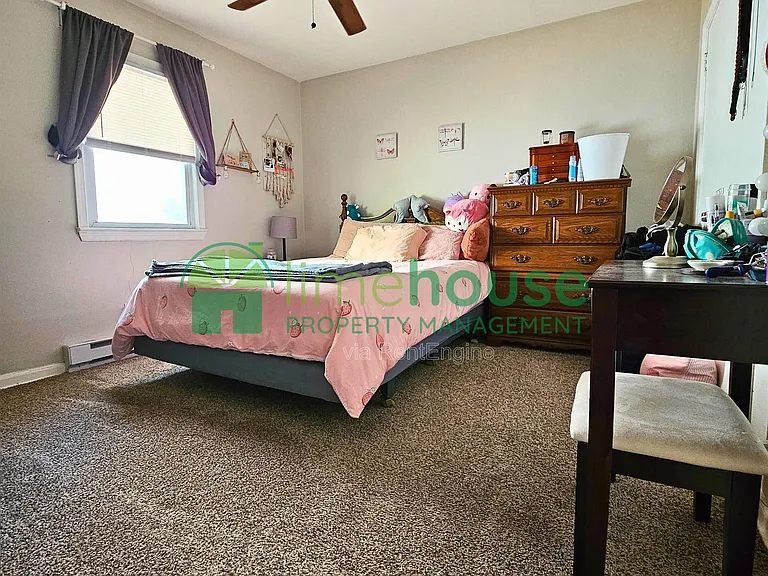 840 W 43rd St #B — Photo 12