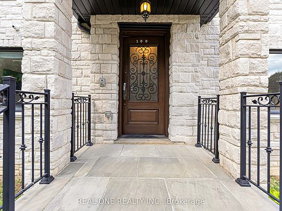 2nd image of 100 Ridelle Ave