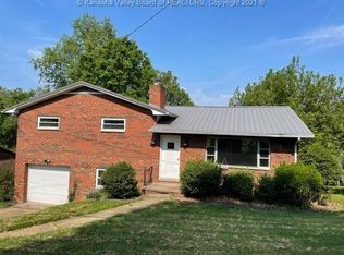 1121 Emerald Rd, Charleston, WV 25314