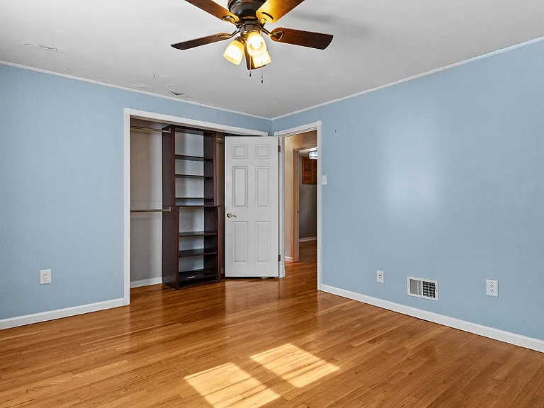 203 Ashwood Way — Photo 18