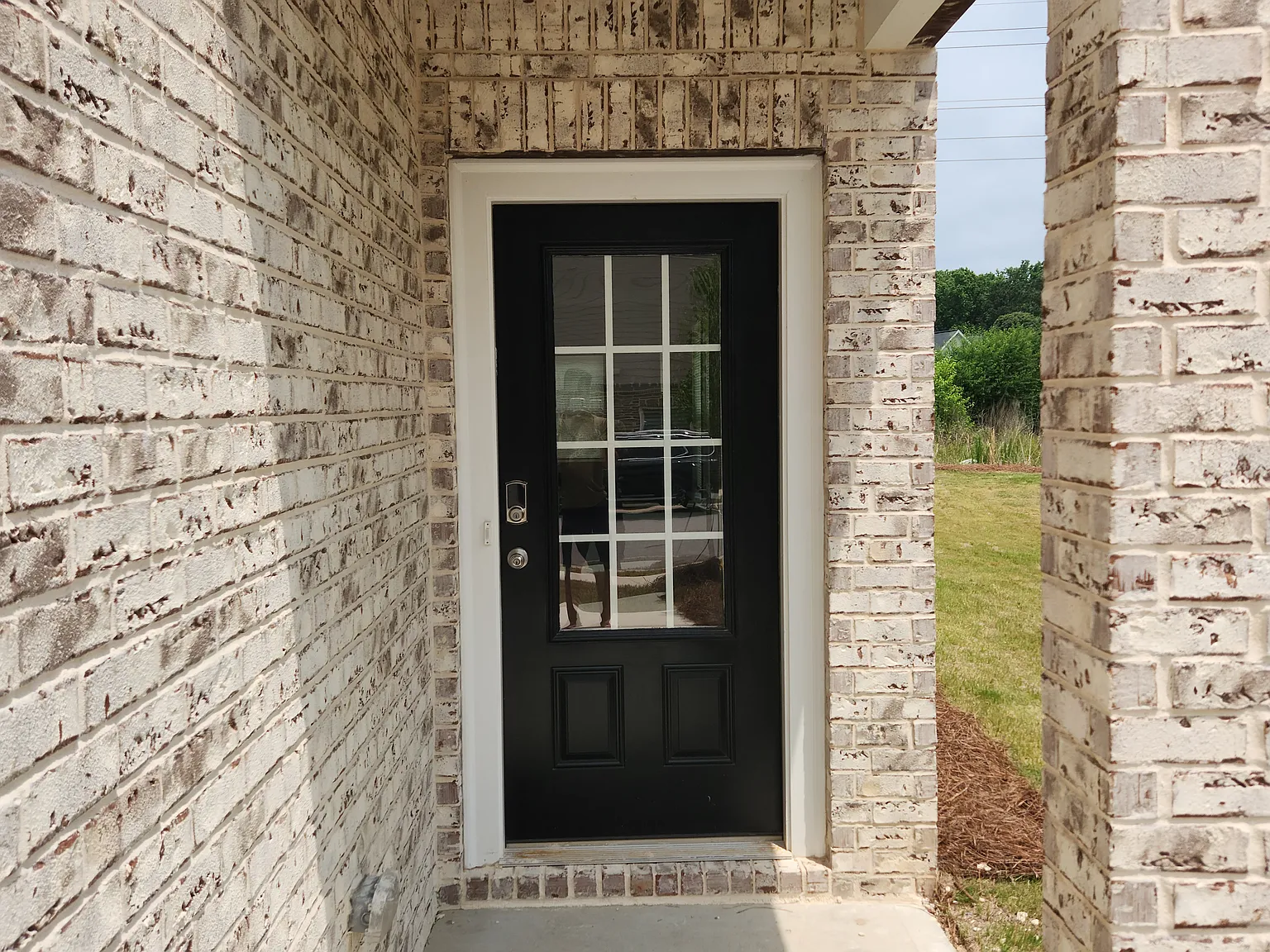 3 bed, 2.5 bath, 2260 sqft, $2,450 — Photo 4