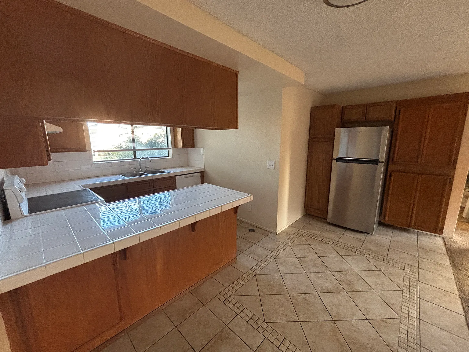 2 bed, $2,300 — Photo 4