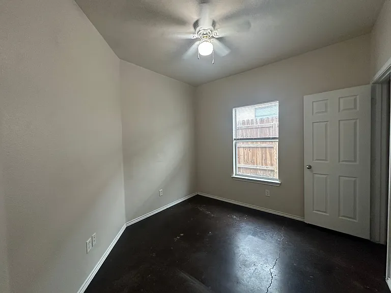 5731 Golf Hts #1 — Photo 15