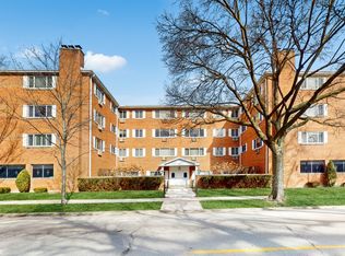 950 Washington Blvd APT 103, Oak Park, IL 60302
