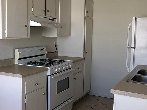 4th image of 2014 Castleberry Ln APT B