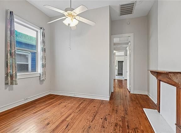 2nd image of 3015 Castiglione St