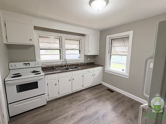 4th image of 212 Glenn Rd
