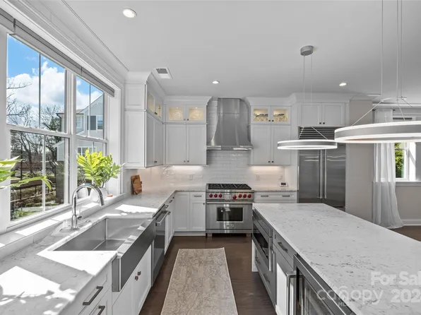 1228 Cotswold Pl, Charlotte, NC 28211