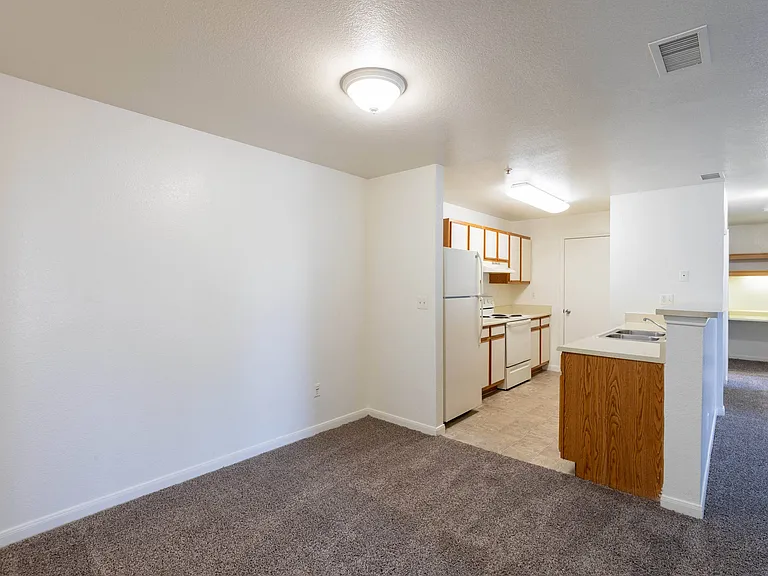 Sterling Park Apartments — Photo 29