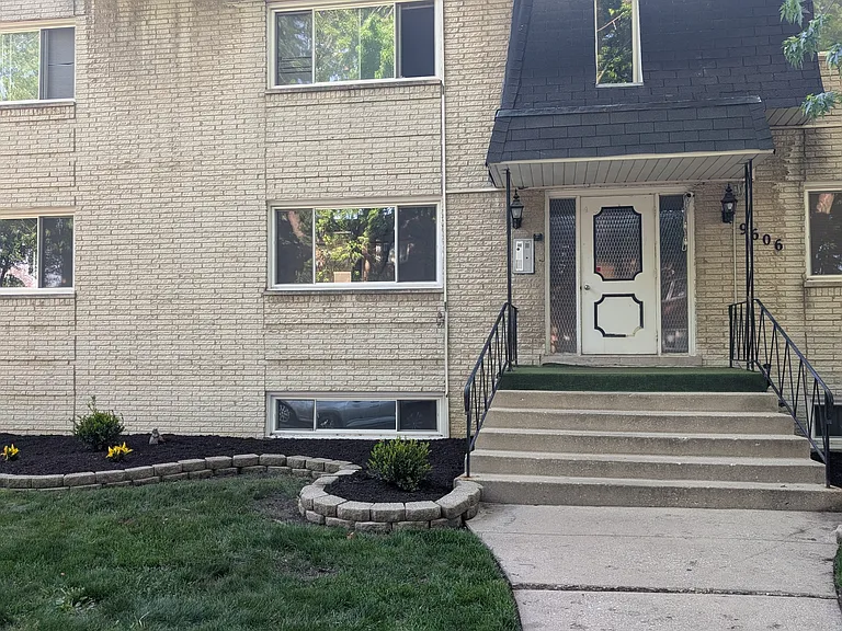 9606 Kedvale Ave #1A — Photo 32