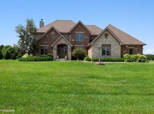 3018 Deer Run Dr, Kankakee, IL 60901