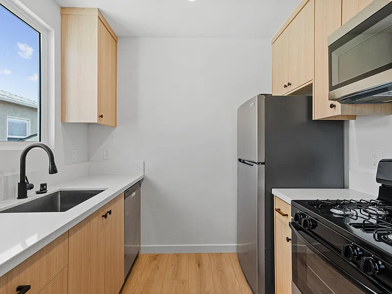 4451 Illinois St — Photo 2