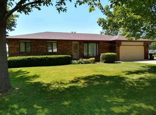 204 S 7th St, Pierceton, IN 46562