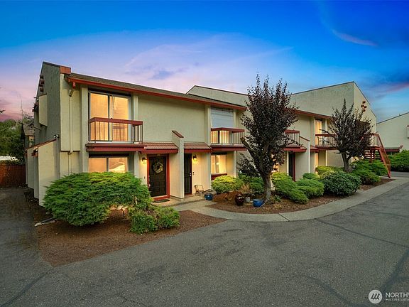 2nd image of 328 9th Avenue SE #D5