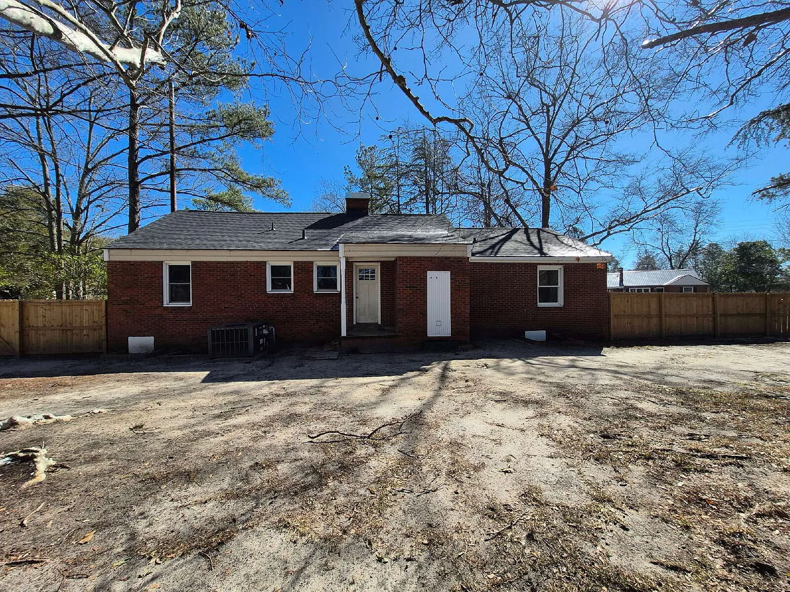 3 bed, 2.0 bath, 1585 sqft, $1,500 — Photo 3