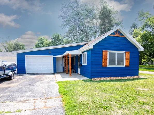 404 Mill St, Fox Lake, WI 53933
