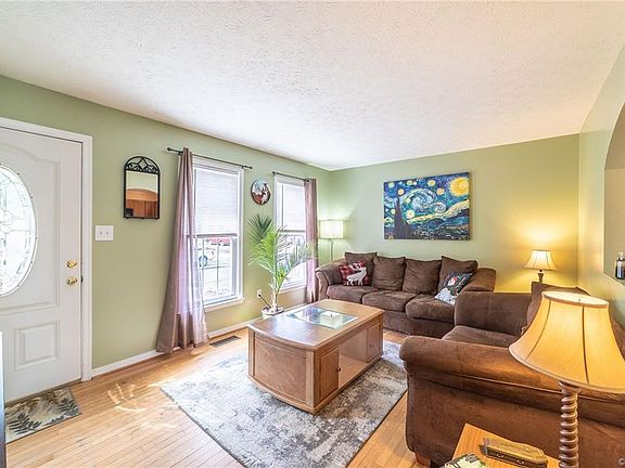 4th image of 9005 Laurel Oak Court