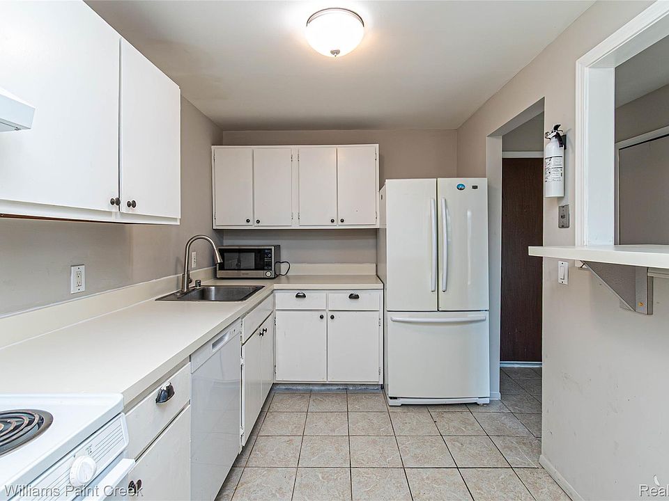 31993 W Twelve Mile #313, photo 27