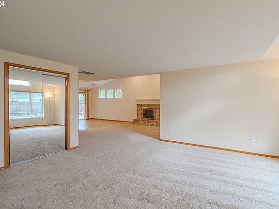 5th image of 214 NE Clark Ave
