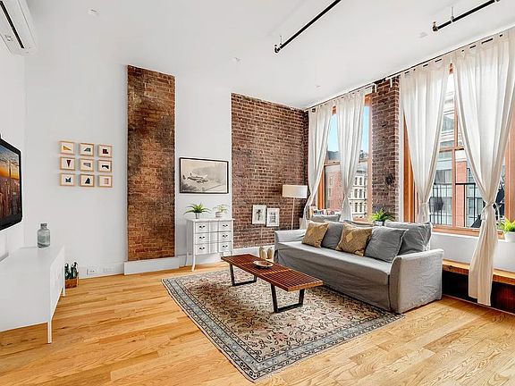 2nd image of 293 Church St #3