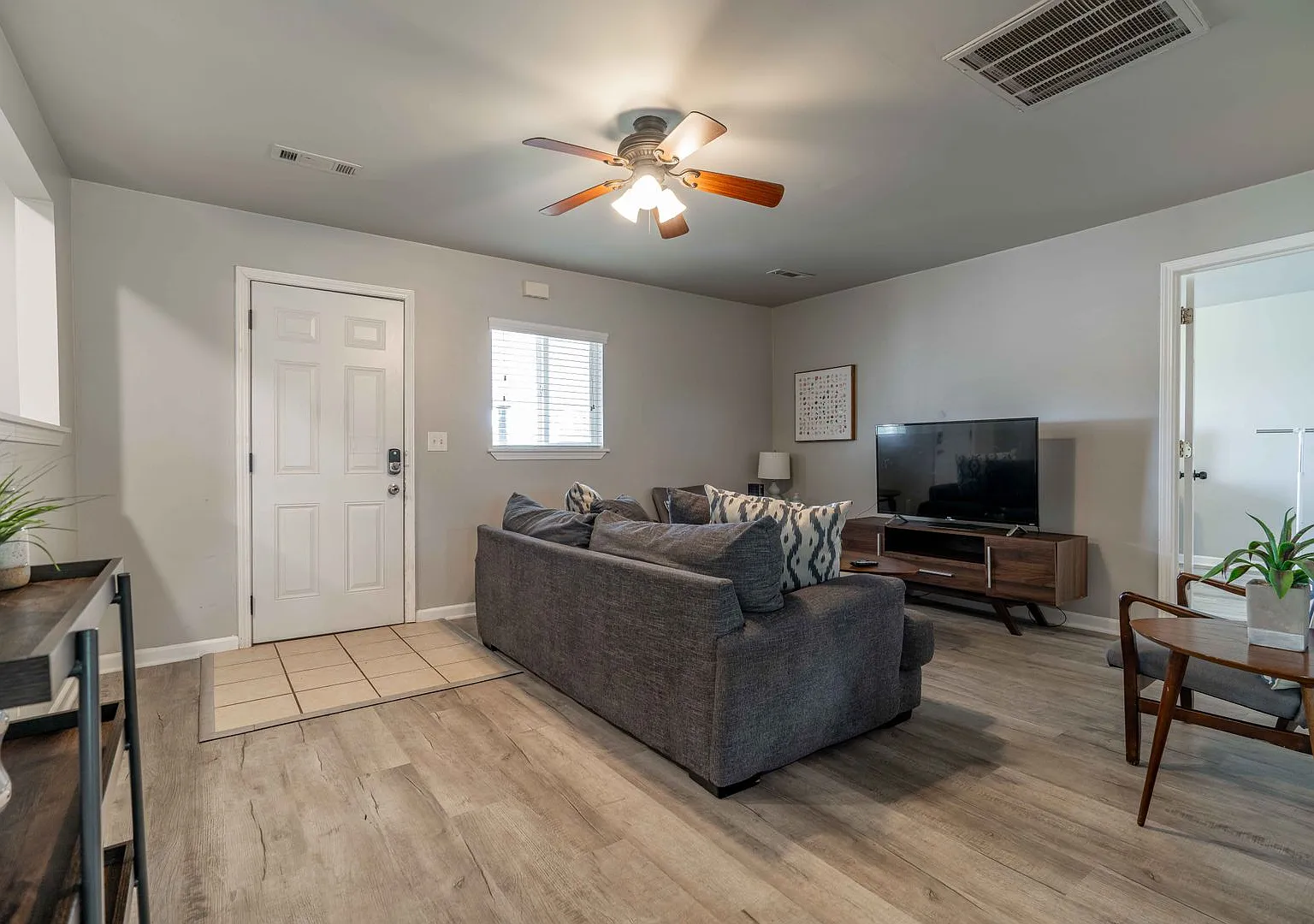 Downtown Bentonville home! Walk to Walmart HO, Downtown Square, and more! — Photo 3