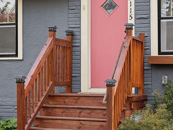 3rd image of 3115 Lincoln St NE