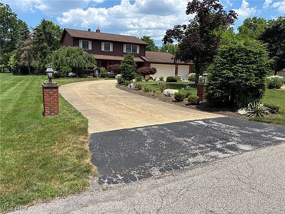 2nd image of 29375 Willow Ln