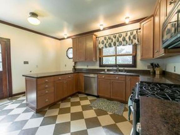 3rd image of 4319 N Park Ave