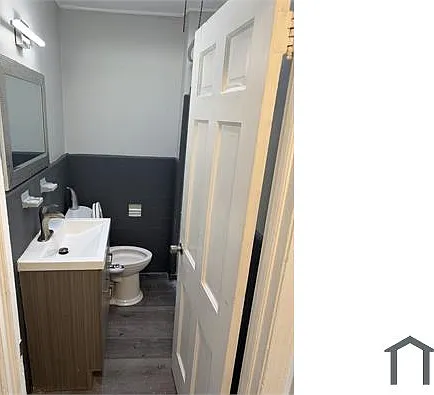 1402 Greeby St #2 — Photo 4