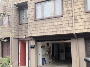 78 Towne House Rd #78, Hamden, CT 06514