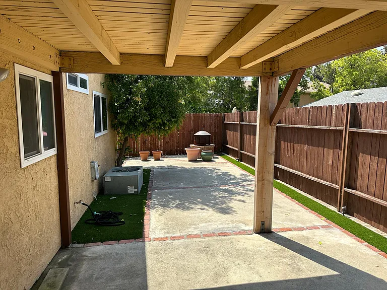 7619 Memory Dr — Photo 2
