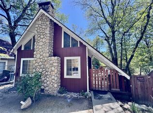 23733 Hillside Dr, Crestline, CA 92325
