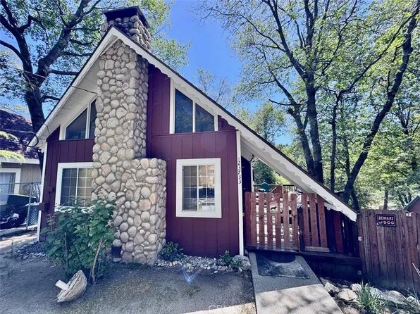 23733 Hillside Dr, Crestline, CA 92325