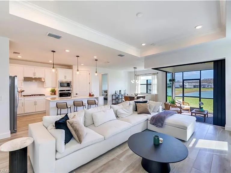 20419 Pebble Glen Dr — Photo 1