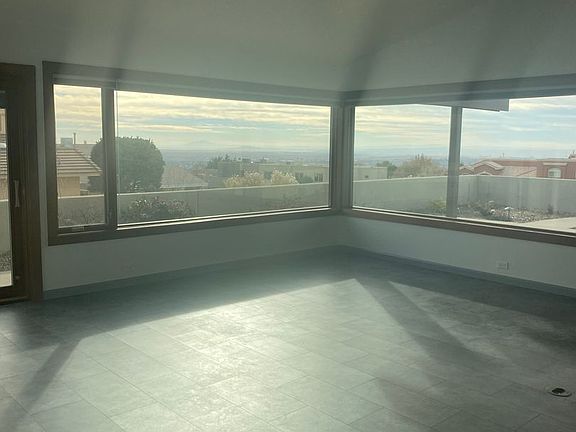3rd image of 1615 Adelita Dr NE