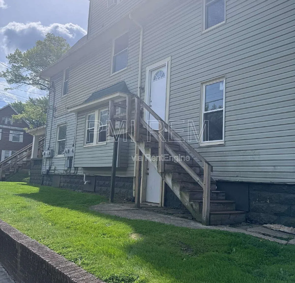 2 bed, 1.0 bath, 560 sqft, $1,005 — Photo 1