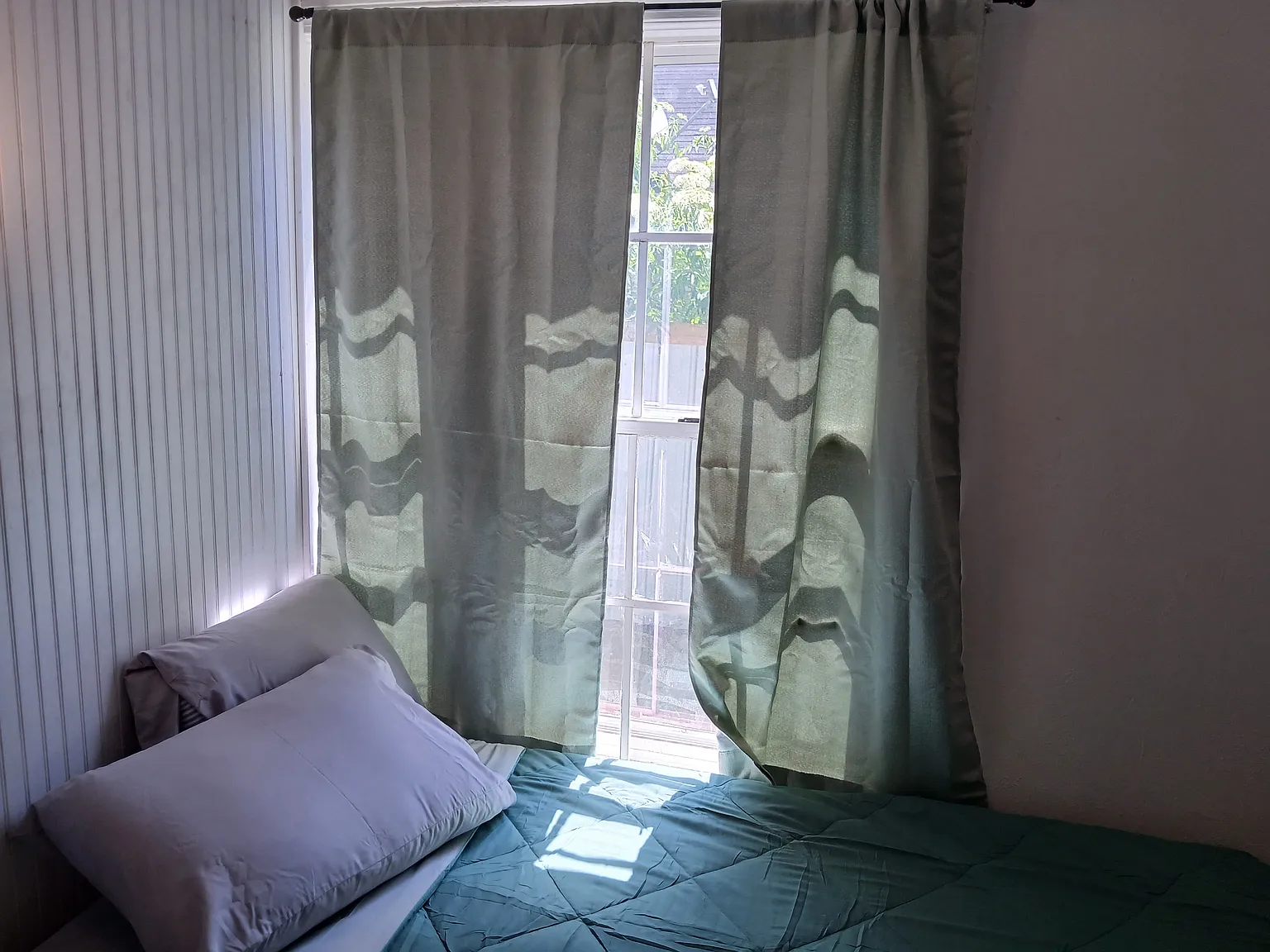 Studio, 300 sqft, $850 — Photo 2