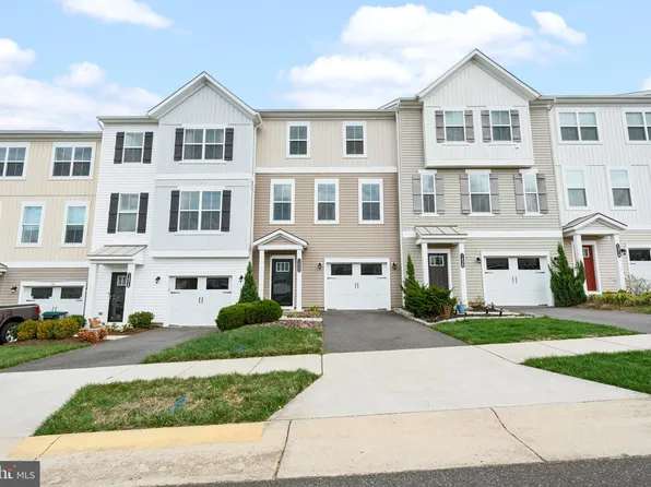 1422 Teagan Dr, Fredericksburg, VA 22408