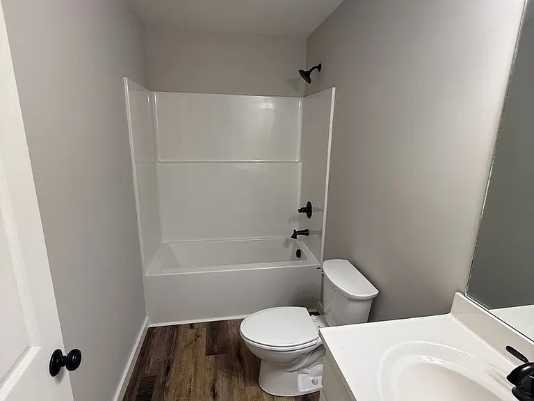 102 Deacon Ln — Photo 6