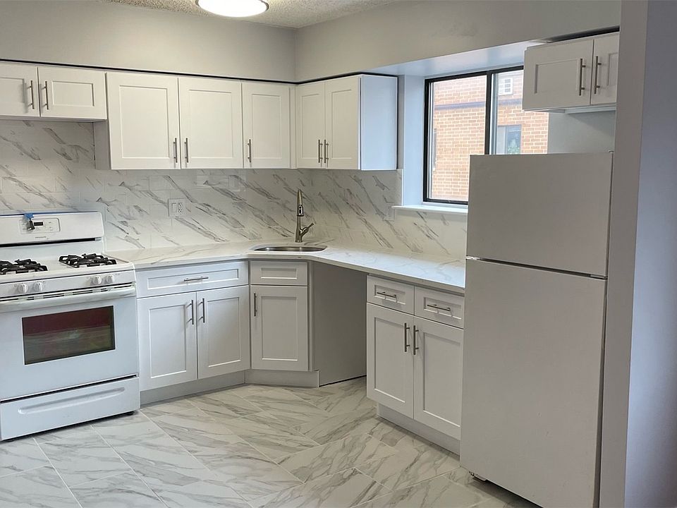 1st image of 8216 Parsons Blvd #1