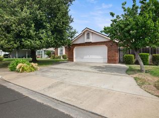 1858 Pontiac St, Oakdale, CA 95361