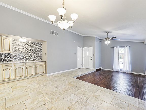 3rd image of 3809 Aspenwood Dr